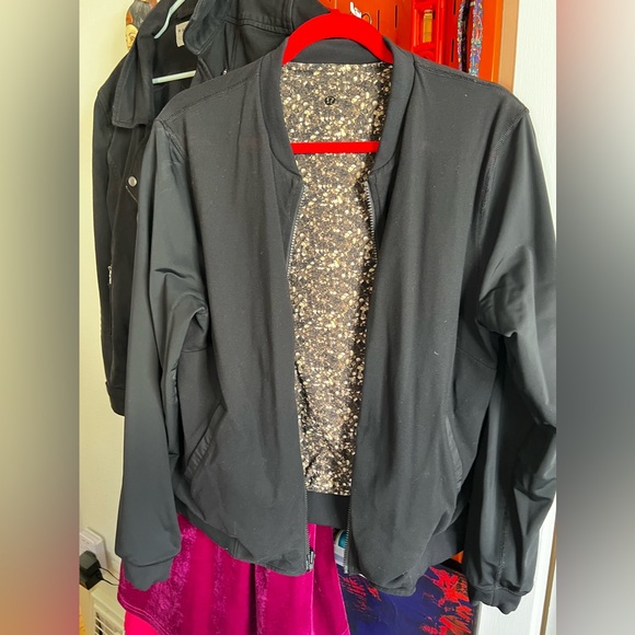 Lululemon Reversible Bomber Jacket - Picture 4 of 5